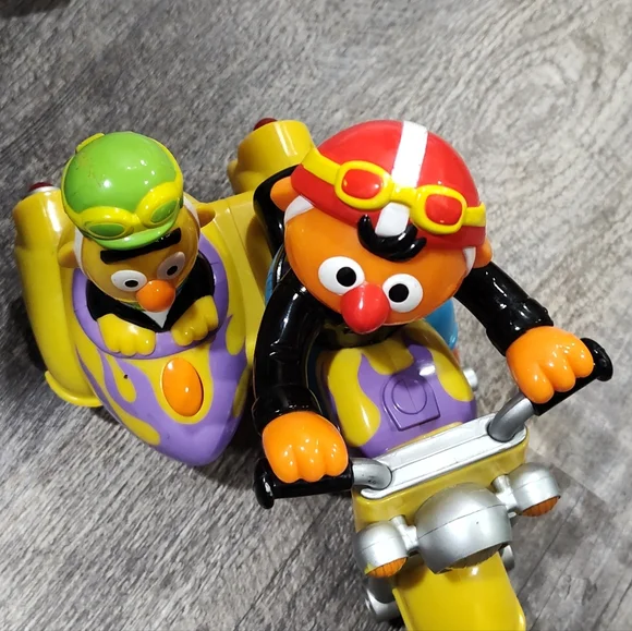 2000 Mattel Bert and Ernie Revin Sounds Motorcycle Toy WORKS Sesame Street - Picture 3 of 11